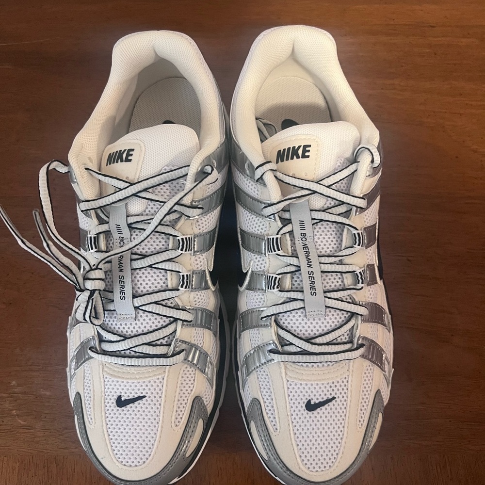 Nike P-6000 Women’s Sz 10/ Men’s Sz 8.5. Brand new, never worn, in original box